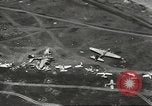 Standbild zerstörten Flugzeuge Salomonen, 1942, aus Sekunde 10 historischem Filmmaterial Videoclip 65675058471
