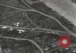 Standbild zerstörten Flugzeuge Salomonen, 1942, aus Sekunde 15 historischem Filmmaterial Videoclip 65675058471