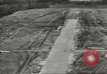 Standbild zerstörten Flugzeuge Salomonen, 1942, aus Sekunde 17 historischem Filmmaterial Videoclip 65675058471
