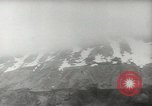 Standbild amerikanische Truppen Aleutian Islands Alaska USA, 1943, aus Sekunde 27 historischem Filmmaterial Videoclip 65675058481