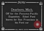 Standbild Edsel Ford verlässt Dearborn Michigan in Ford Kfz Dearborn Michigan USA, 1915, aus Sekunde 7 historischem Filmmaterial Videoclip 65675058505