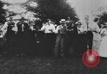 Standbild Gruppe auf ein Eis sozialen in den USA United States USA, 1916, aus Sekunde 3 historischem Filmmaterial Videoclip 65675058509