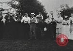 Standbild Gruppe auf ein Eis sozialen in den USA United States USA, 1916, aus Sekunde 4 historischem Filmmaterial Videoclip 65675058509
