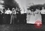 Standbild Gruppe auf ein Eis sozialen in den USA United States USA, 1916, aus Sekunde 6 historischem Filmmaterial Videoclip 65675058509