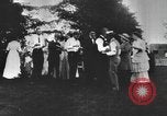 Standbild Gruppe auf ein Eis sozialen in den USA United States USA, 1916, aus Sekunde 13 historischem Filmmaterial Videoclip 65675058509