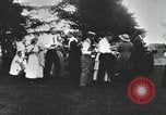 Standbild Gruppe auf ein Eis sozialen in den USA United States USA, 1916, aus Sekunde 15 historischem Filmmaterial Videoclip 65675058509