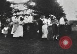 Standbild Gruppe auf ein Eis sozialen in den USA United States USA, 1916, aus Sekunde 16 historischem Filmmaterial Videoclip 65675058509