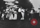 Standbild Gruppe auf ein Eis sozialen in den USA United States USA, 1916, aus Sekunde 17 historischem Filmmaterial Videoclip 65675058509