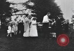 Standbild Gruppe auf ein Eis sozialen in den USA United States USA, 1916, aus Sekunde 18 historischem Filmmaterial Videoclip 65675058509