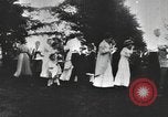 Standbild Gruppe auf ein Eis sozialen in den USA United States USA, 1916, aus Sekunde 20 historischem Filmmaterial Videoclip 65675058509