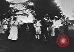 Standbild Gruppe auf ein Eis sozialen in den USA United States USA, 1916, aus Sekunde 33 historischem Filmmaterial Videoclip 65675058509
