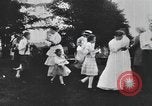 Standbild Gruppe auf ein Eis sozialen in den USA United States USA, 1916, aus Sekunde 38 historischem Filmmaterial Videoclip 65675058509