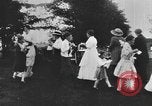 Standbild Gruppe auf ein Eis sozialen in den USA United States USA, 1916, aus Sekunde 39 historischem Filmmaterial Videoclip 65675058509