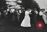 Standbild Gruppe auf ein Eis sozialen in den USA United States USA, 1916, aus Sekunde 44 historischem Filmmaterial Videoclip 65675058509