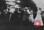 Standbild Gruppe auf ein Eis sozialen in den USA United States USA, 1916, aus Sekunde 45 historischem Filmmaterial Videoclip 65675058509