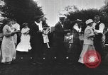 Standbild Gruppe auf ein Eis sozialen in den USA United States USA, 1916, aus Sekunde 50 historischem Filmmaterial Videoclip 65675058509