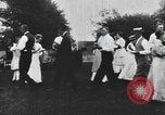Standbild Gruppe auf ein Eis sozialen in den USA United States USA, 1916, aus Sekunde 53 historischem Filmmaterial Videoclip 65675058509