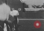 Standbild Gruppe auf ein Eis sozialen in den USA United States USA, 1916, aus Sekunde 58 historischem Filmmaterial Videoclip 65675058509