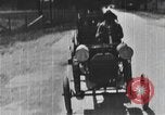 Standbild einen offenen Lkw beladen mit Schweinen Laufwerke auf den Markt in den USA United States USA, 1916, aus Sekunde 4 historischem Filmmaterial Videoclip 65675058510