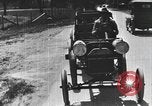 Standbild einen offenen Lkw beladen mit Schweinen Laufwerke auf den Markt in den USA United States USA, 1916, aus Sekunde 5 historischem Filmmaterial Videoclip 65675058510