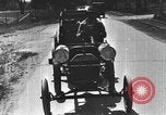 Standbild einen offenen Lkw beladen mit Schweinen Laufwerke auf den Markt in den USA United States USA, 1916, aus Sekunde 7 historischem Filmmaterial Videoclip 65675058510
