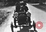Standbild einen offenen Lkw beladen mit Schweinen Laufwerke auf den Markt in den USA United States USA, 1916, aus Sekunde 8 historischem Filmmaterial Videoclip 65675058510