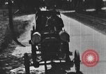 Standbild einen offenen Lkw beladen mit Schweinen Laufwerke auf den Markt in den USA United States USA, 1916, aus Sekunde 11 historischem Filmmaterial Videoclip 65675058510
