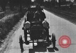 Standbild einen offenen Lkw beladen mit Schweinen Laufwerke auf den Markt in den USA United States USA, 1916, aus Sekunde 23 historischem Filmmaterial Videoclip 65675058510