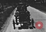 Standbild einen offenen Lkw beladen mit Schweinen Laufwerke auf den Markt in den USA United States USA, 1916, aus Sekunde 25 historischem Filmmaterial Videoclip 65675058510