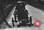 Standbild einen offenen Lkw beladen mit Schweinen Laufwerke auf den Markt in den USA United States USA, 1916, aus Sekunde 26 historischem Filmmaterial Videoclip 65675058510