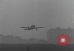Standbild Frau Fliegerin Laura Ingalls Nonstop Rekord Tacoma Washington USA, 1935, aus Sekunde 18 historischem Filmmaterial Videoclip 65675058524