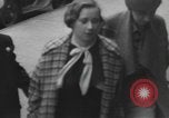 Standbild Frau Fliegerin Laura Ingalls Nonstop Rekord Tacoma Washington USA, 1935, aus Sekunde 47 historischem Filmmaterial Videoclip 65675058524