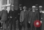 Standbild Frau Fliegerin Laura Ingalls Nonstop Rekord Tacoma Washington USA, 1935, aus Sekunde 51 historischem Filmmaterial Videoclip 65675058524
