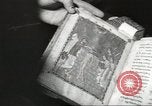 Immagine di Manoscritti armeni Londra Inghilterra Regno Unito, 1967, secondo 17 filmato di repertorio 65675058593