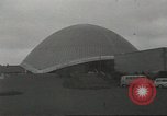 Image space age vêtements Allemagne, 1967, de la seconde 5 séquences d'archives historiques vidéo 65675058594