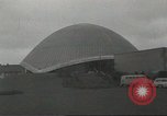 Image space age vêtements Allemagne, 1967, de la seconde 6 séquences d'archives historiques vidéo 65675058594