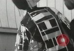Image space age vêtements Allemagne, 1967, de la seconde 12 séquences d'archives historiques vidéo 65675058594