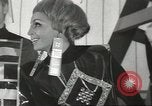 Image space age vêtements Allemagne, 1967, de la seconde 16 séquences d'archives historiques vidéo 65675058594