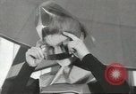 Image space age vêtements Allemagne, 1967, de la seconde 21 séquences d'archives historiques vidéo 65675058594