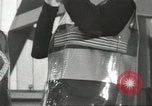 Image space age vêtements Allemagne, 1967, de la seconde 22 séquences d'archives historiques vidéo 65675058594
