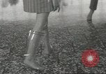 Image space age vêtements Allemagne, 1967, de la seconde 31 séquences d'archives historiques vidéo 65675058594