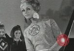 Image space age vêtements Allemagne, 1967, de la seconde 39 séquences d'archives historiques vidéo 65675058594