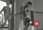 Image space age vêtements Allemagne, 1967, de la seconde 45 séquences d'archives historiques vidéo 65675058594