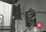 Image space age vêtements Allemagne, 1967, de la seconde 50 séquences d'archives historiques vidéo 65675058594