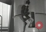 Image space age vêtements Allemagne, 1967, de la seconde 52 séquences d'archives historiques vidéo 65675058594