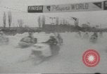 Standbild ski Handys Montreal Quebec Kanada, 1967, aus Sekunde 8 historischem Filmmaterial Videoclip 65675058598