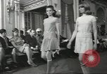 Immagine di Austrian sfilata di moda New York United States USA, 1967, secondo 14 filmato di repertorio 65675058603
