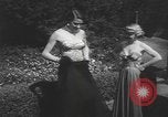 Immagine di Modelli California United States USA, 1950, secondo 16 filmato di repertorio 65675058617