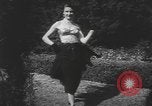 Immagine di Modelli California United States USA, 1950, secondo 22 filmato di repertorio 65675058617