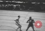 Immagine di Partita di basket campionato 1950 New York City USA, 1950, secondo 16 filmato di repertorio 65675058618